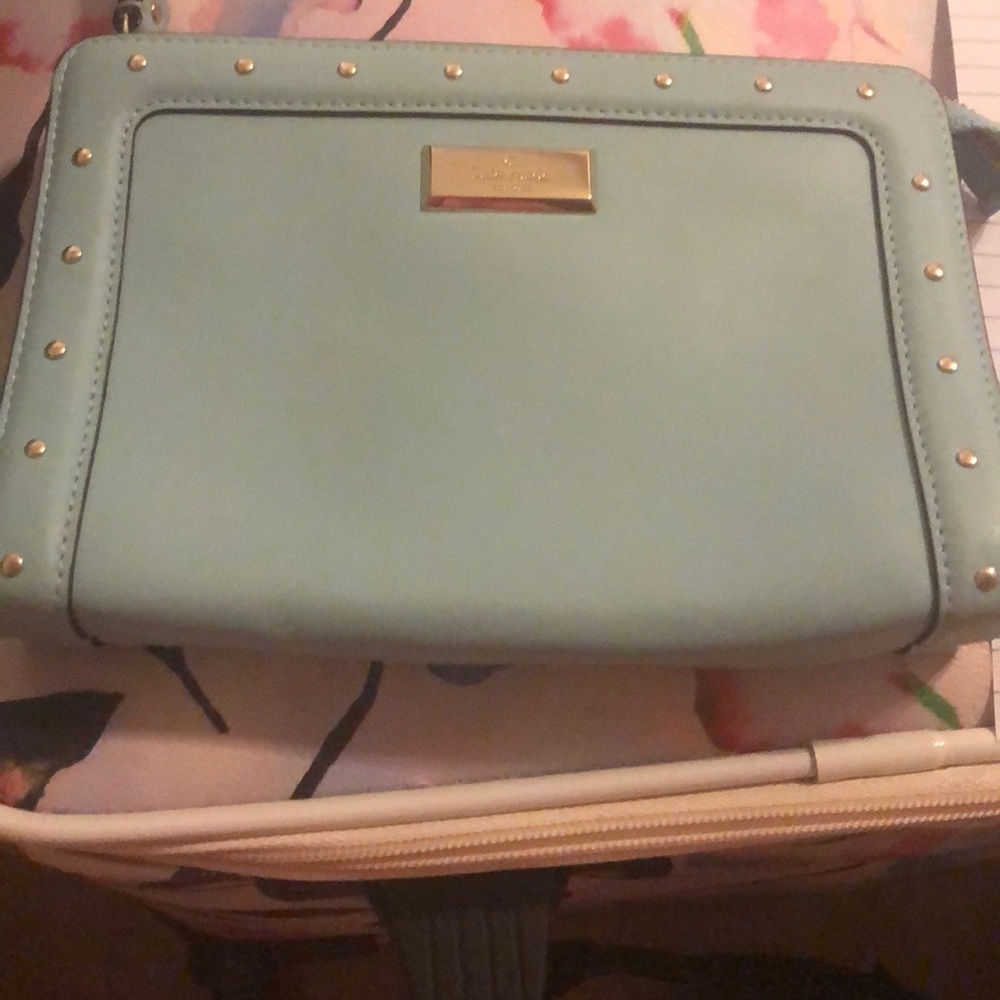 Beautiful turquoise clutch 💙